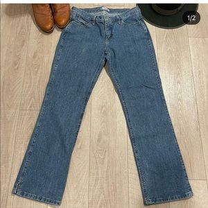 Women’s wranglers cowgirl cut jeans